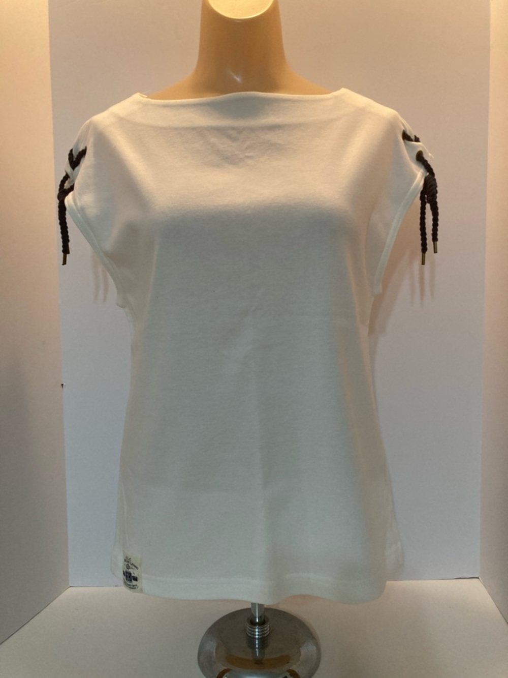 Women’s White Boatneck Short Sleeve Top with Braided Accent. Item# SSct15